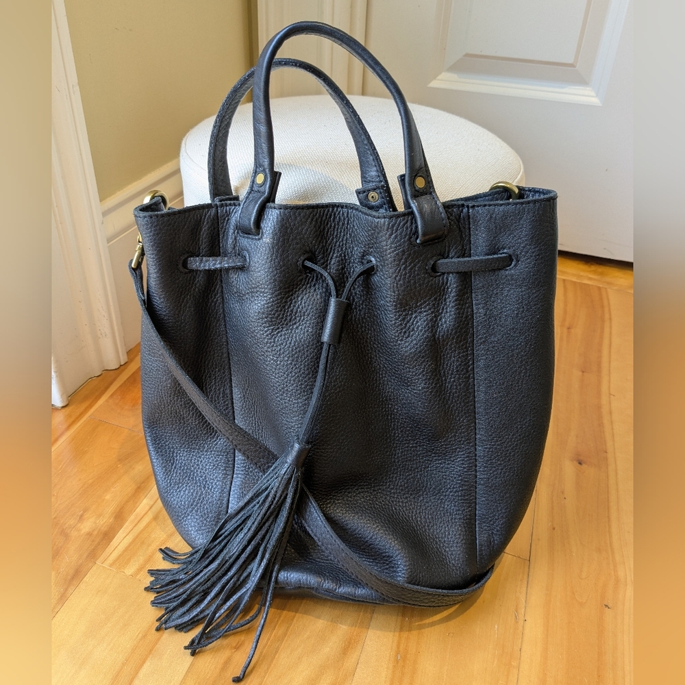 MADEWELL | Convertible Black Leather Crossbody Bucket Bag With Drawstring